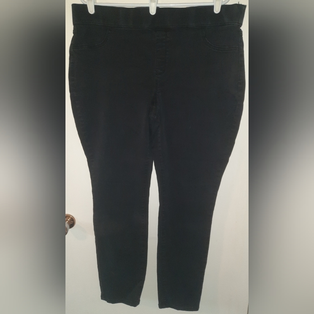 Sonoma women’s black pull-on skinny jeans size 18 excellent used condition